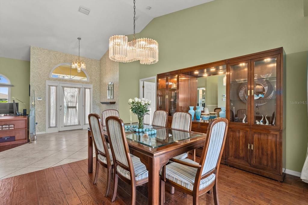 For Sale: $625,000 (3 beds, 2 baths, 2463 Square Feet)