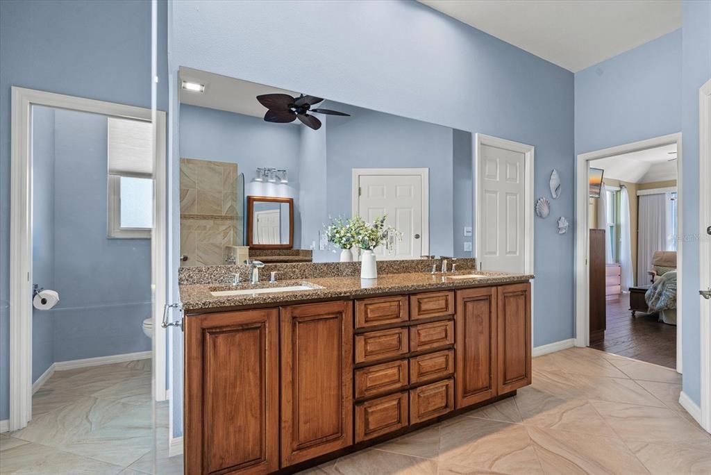 For Sale: $625,000 (3 beds, 2 baths, 2463 Square Feet)