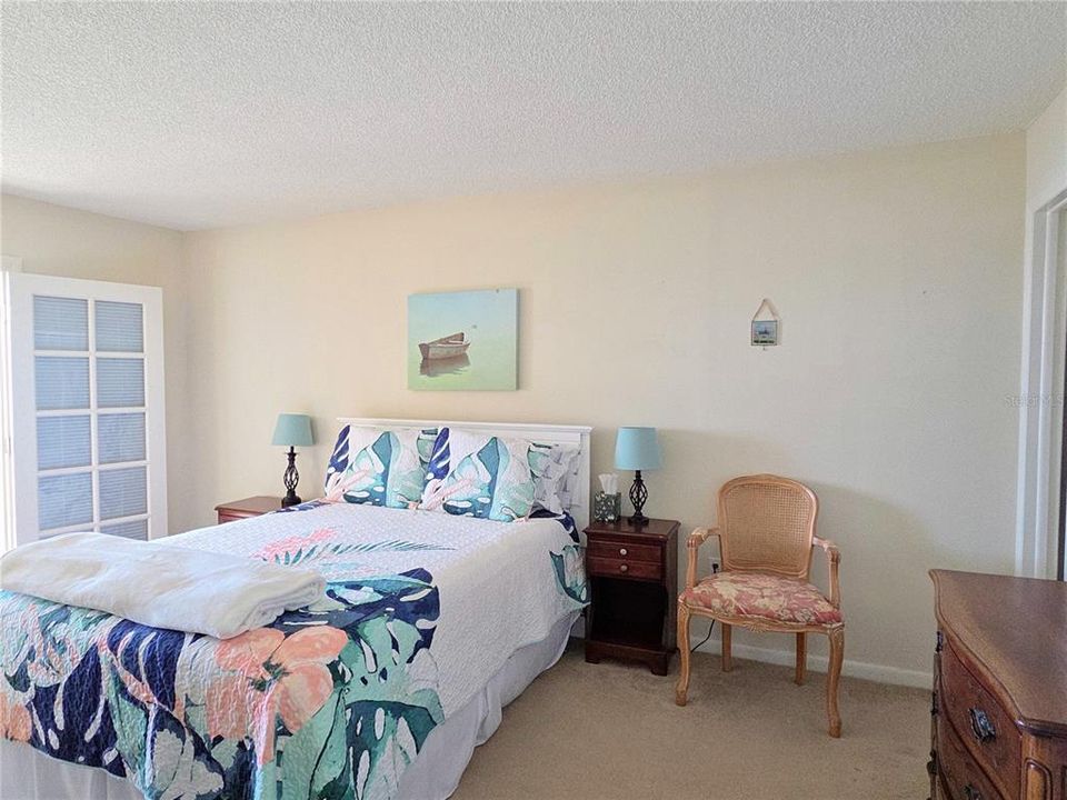 出租: $1,900 (1 贝兹, 1 浴室, 845 平方英尺)