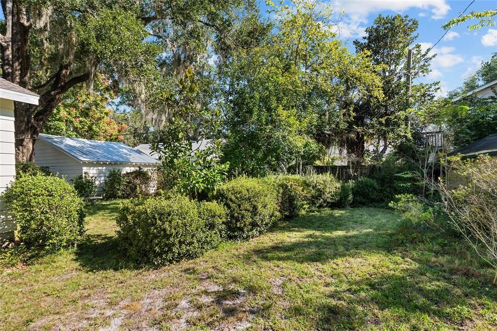 合同活跃: $349,900 (2 贝兹, 1 浴室, 1186 平方英尺)