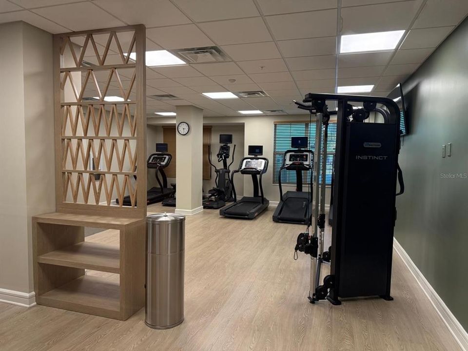 待售: $370,000 (1 贝兹, 1 浴室, 734 平方英尺)