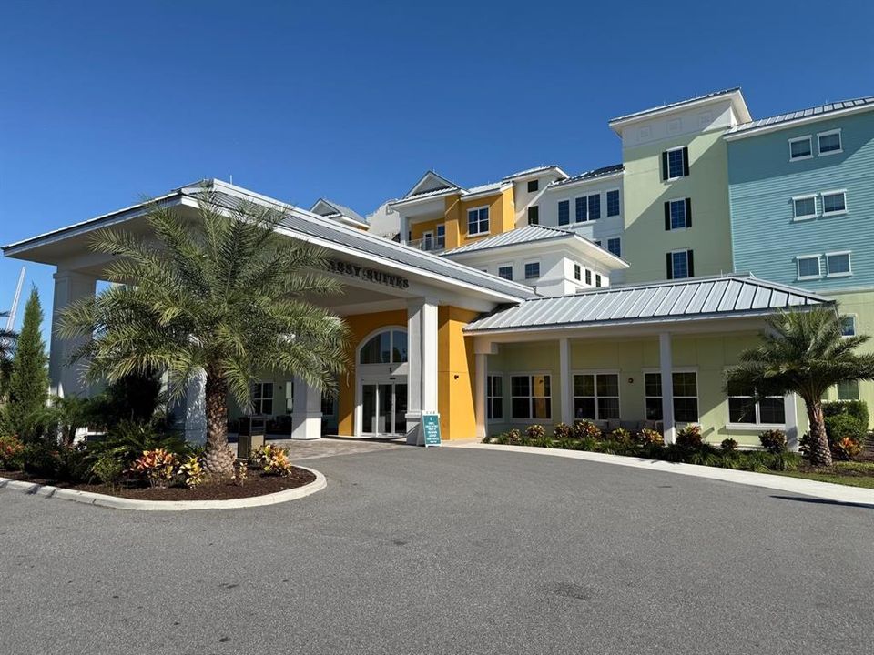 待售: $370,000 (1 贝兹, 1 浴室, 734 平方英尺)