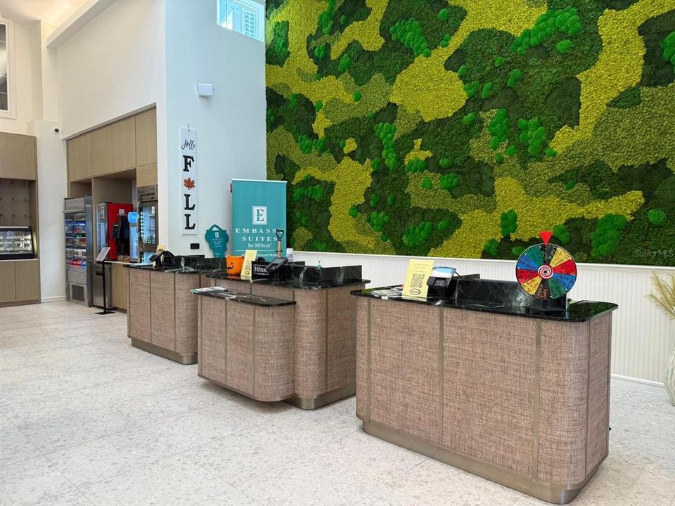 待售: $370,000 (1 贝兹, 1 浴室, 734 平方英尺)