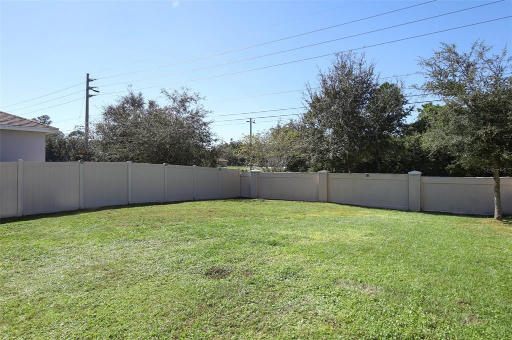 合同活跃: $452,500 (4 贝兹, 3 浴室, 2580 平方英尺)