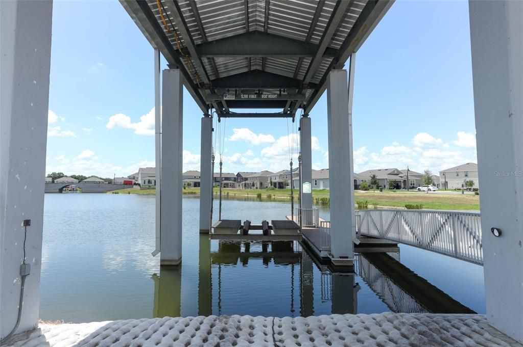 合同活跃: $452,500 (4 贝兹, 3 浴室, 2580 平方英尺)