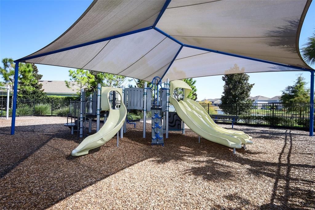 合同活跃: $452,500 (4 贝兹, 3 浴室, 2580 平方英尺)