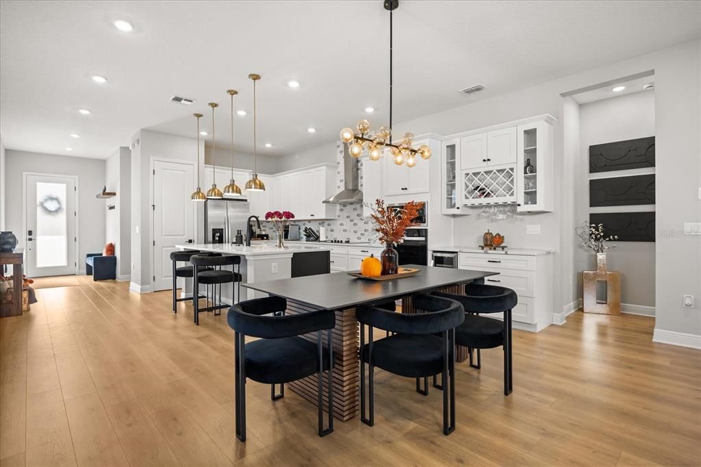 待售: $725,000 (3 贝兹, 2 浴室, 2017 平方英尺)