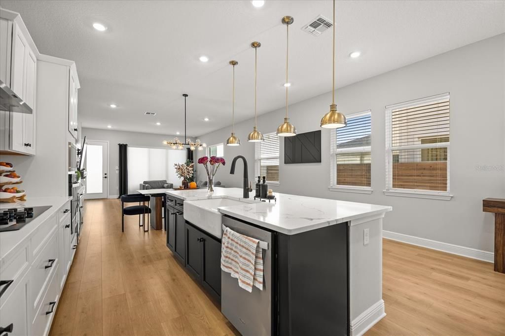 待售: $725,000 (3 贝兹, 2 浴室, 2017 平方英尺)