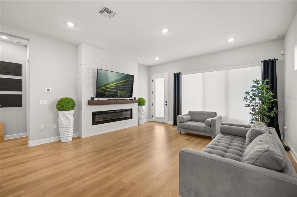 待售: $725,000 (3 贝兹, 2 浴室, 2017 平方英尺)