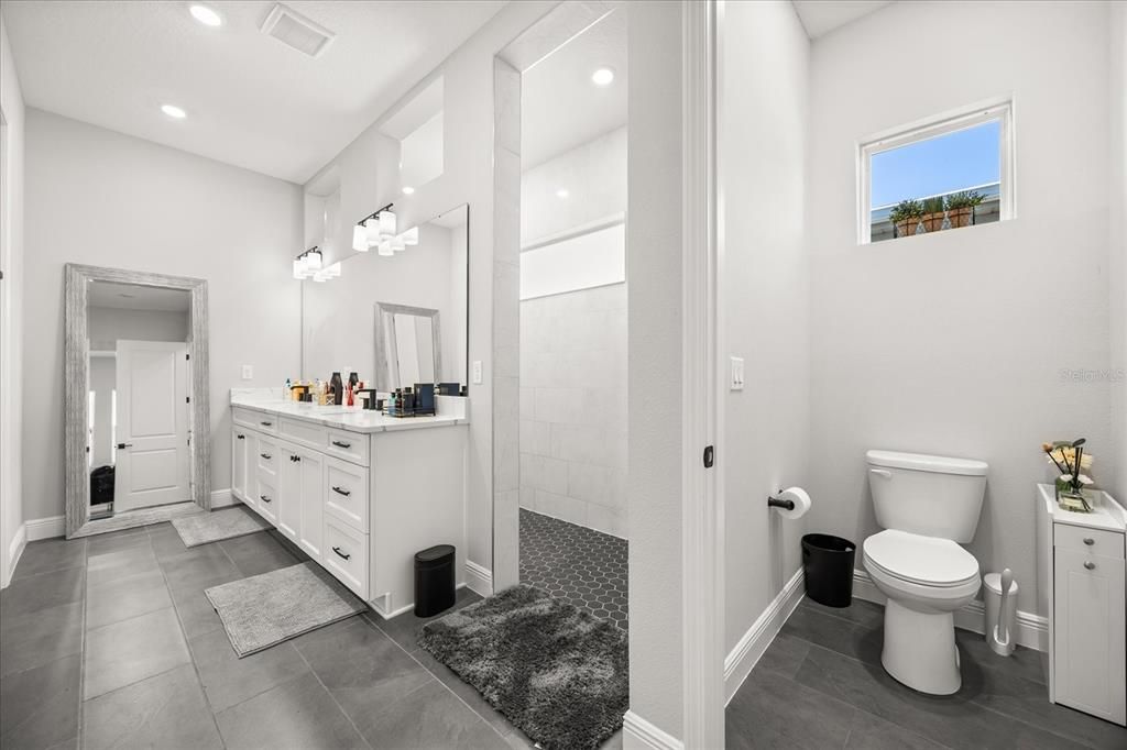 待售: $725,000 (3 贝兹, 2 浴室, 2017 平方英尺)