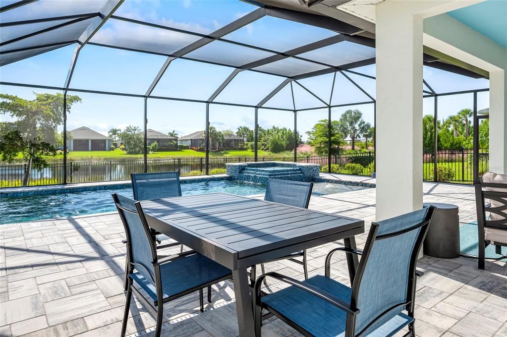 En Venta: $674,700 (4 camas, 3 baños, 2959 Pies cuadrados)