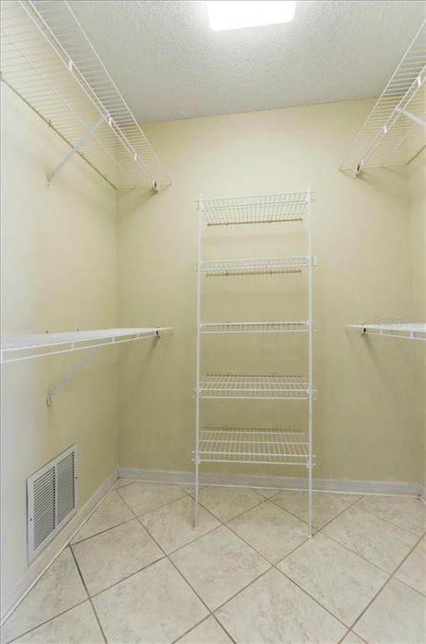 For Sale: $330,000 (3 beds, 2 baths, 1879 Square Feet)