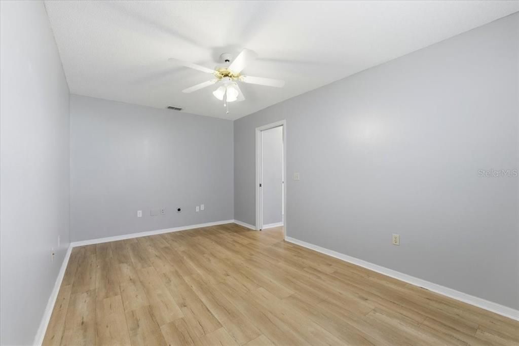 For Sale: $330,000 (3 beds, 2 baths, 1879 Square Feet)