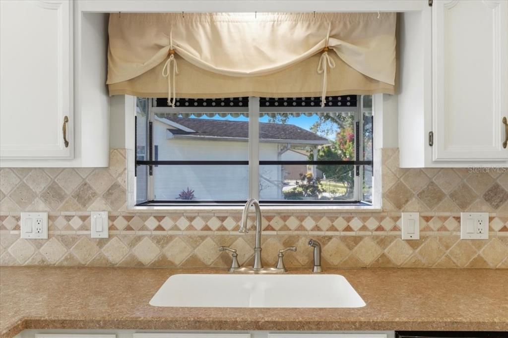 For Sale: $330,000 (3 beds, 2 baths, 1879 Square Feet)