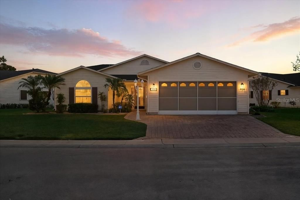 For Sale: $330,000 (3 beds, 2 baths, 1879 Square Feet)