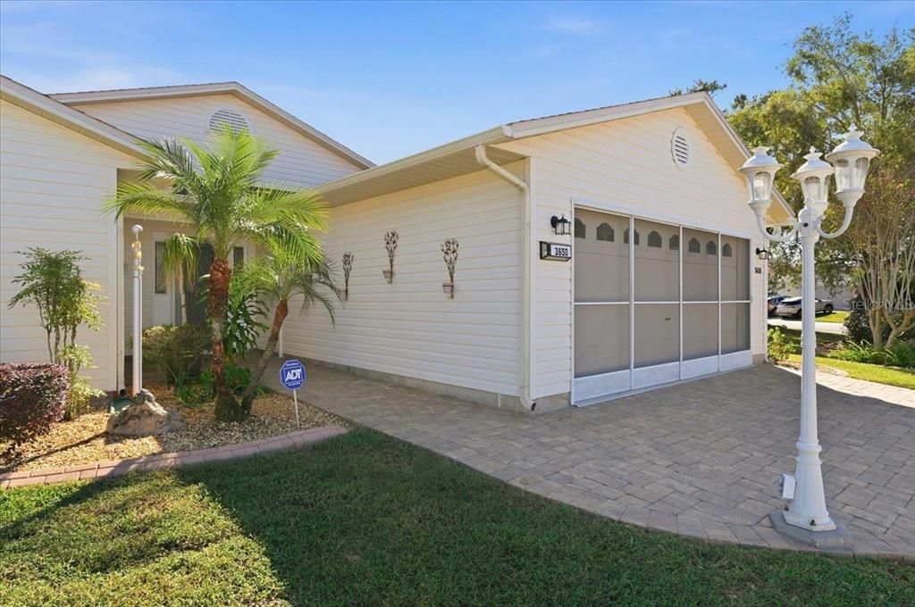 For Sale: $330,000 (3 beds, 2 baths, 1879 Square Feet)