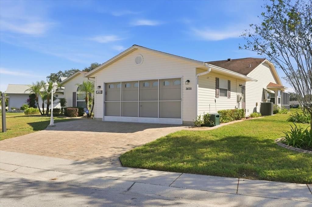 For Sale: $330,000 (3 beds, 2 baths, 1879 Square Feet)