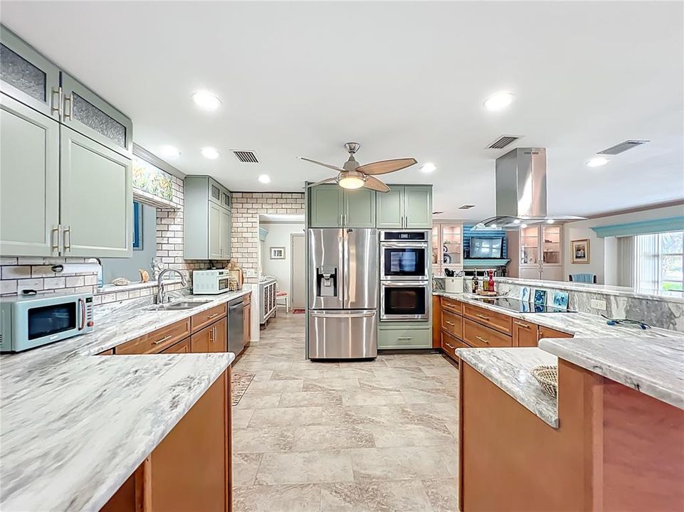 For Sale: $795,000 (3 beds, 2 baths, 2064 Square Feet)