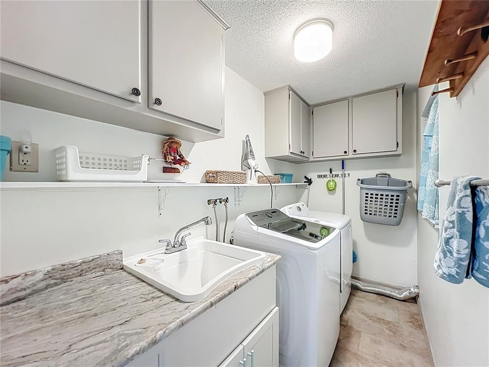 For Sale: $795,000 (3 beds, 2 baths, 2064 Square Feet)