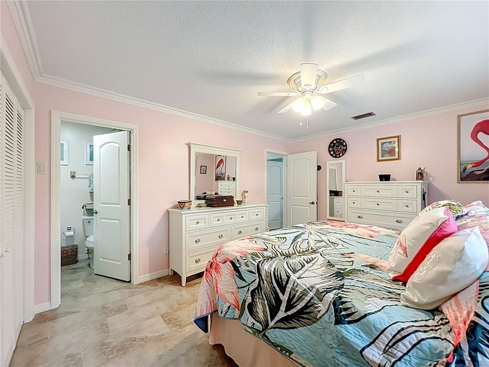 For Sale: $795,000 (3 beds, 2 baths, 2064 Square Feet)