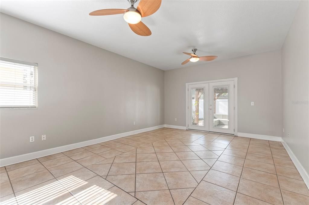 For Rent: $3,195 (4 beds, 2 baths, 1678 Square Feet)