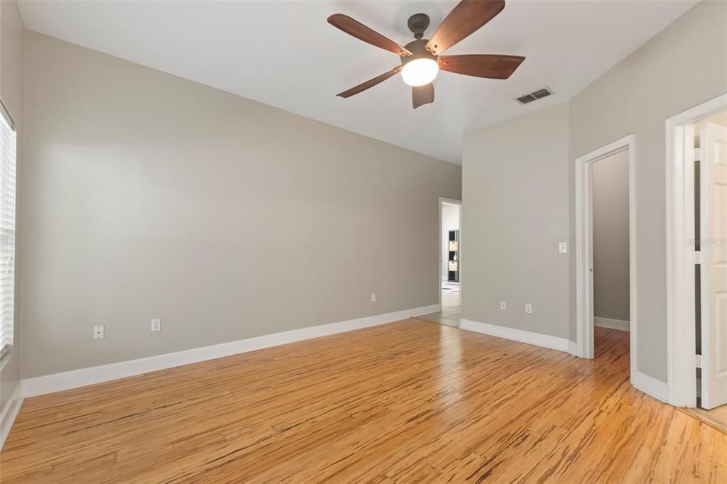 For Rent: $3,195 (4 beds, 2 baths, 1678 Square Feet)