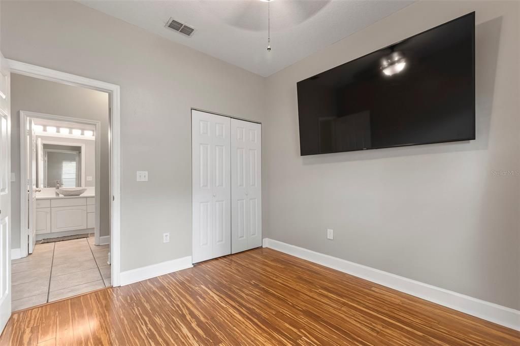 For Rent: $3,195 (4 beds, 2 baths, 1678 Square Feet)