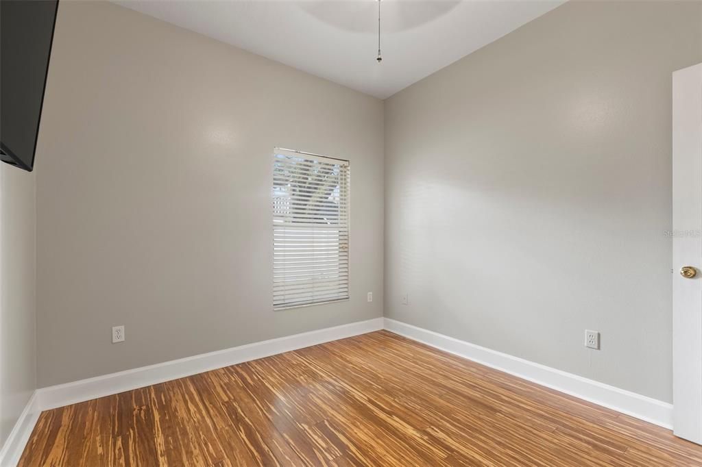 For Rent: $3,195 (4 beds, 2 baths, 1678 Square Feet)