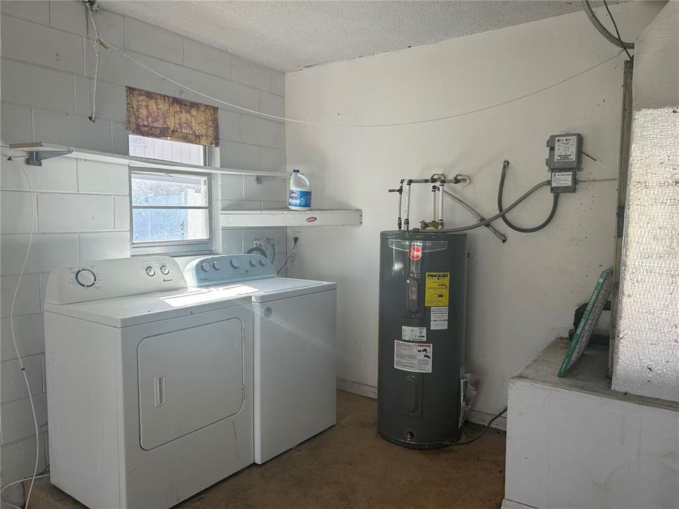 出租: $3,000 (3 贝兹, 2 浴室, 1608 平方英尺)