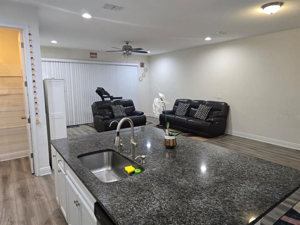 For Rent: $2,785 (3 beds, 2 baths, 2307 Square Feet)