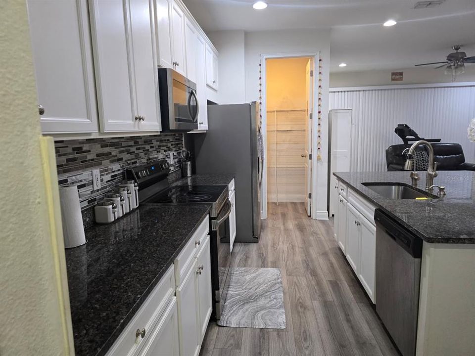 For Rent: $2,785 (3 beds, 2 baths, 2307 Square Feet)