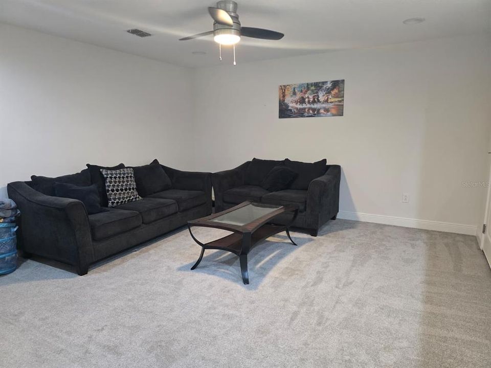 For Rent: $2,785 (3 beds, 2 baths, 2307 Square Feet)