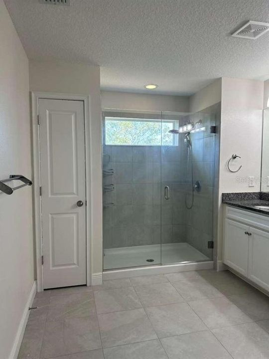 For Rent: $2,785 (3 beds, 2 baths, 2307 Square Feet)