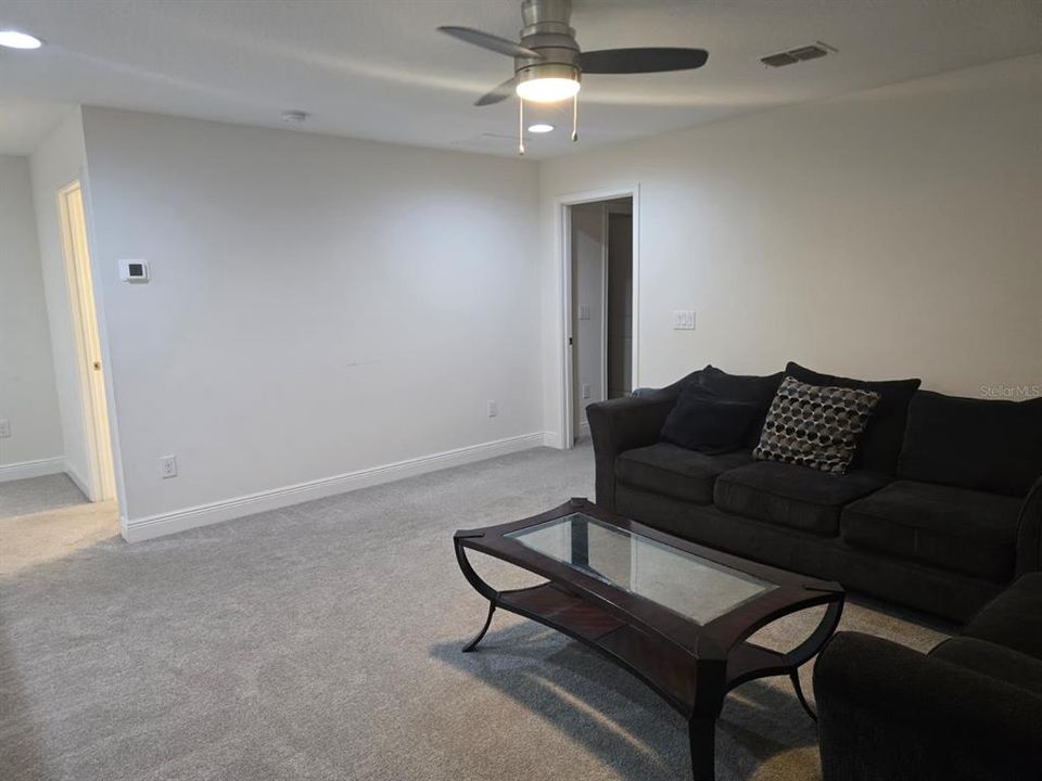 For Rent: $2,785 (3 beds, 2 baths, 2307 Square Feet)