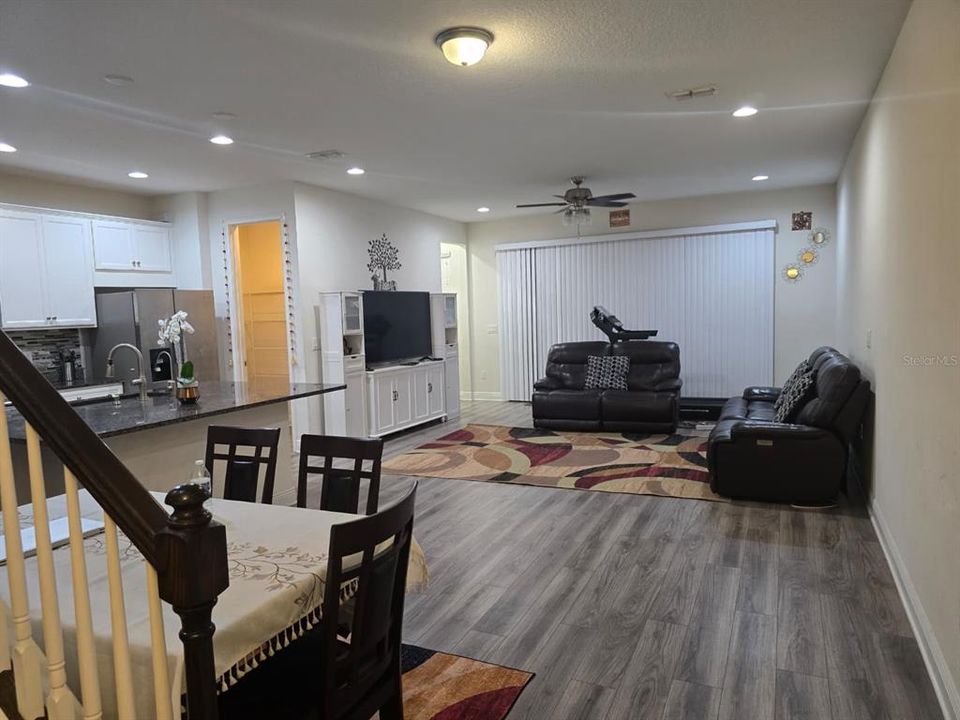 For Rent: $2,785 (3 beds, 2 baths, 2307 Square Feet)