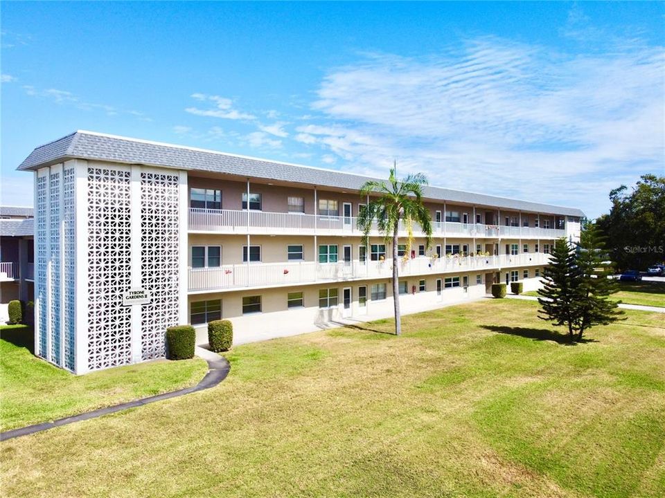 待售: $139,000 (2 贝兹, 2 浴室, 1029 平方英尺)