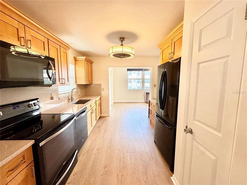 待售: $139,000 (2 贝兹, 2 浴室, 1029 平方英尺)