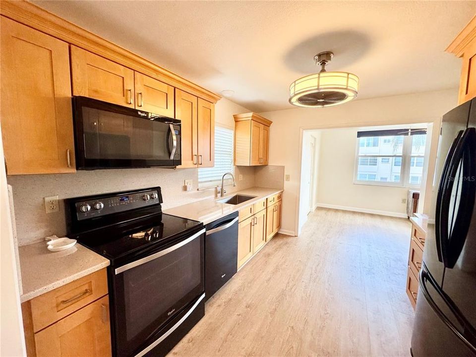 待售: $139,000 (2 贝兹, 2 浴室, 1029 平方英尺)