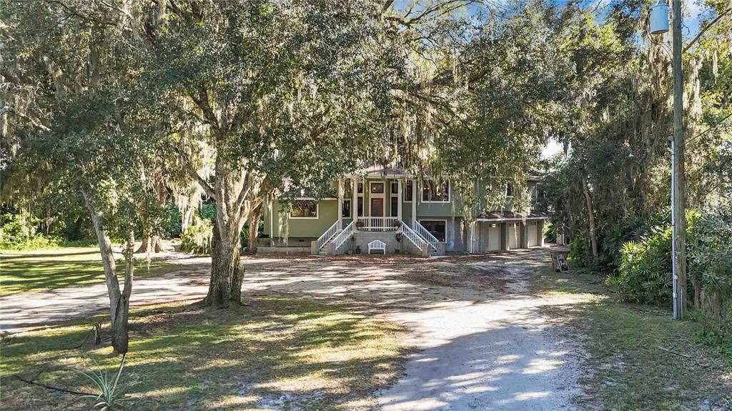 Под контрактом: $839,000 (4 спален, 4 ванн, 3778 Квадратных фут)