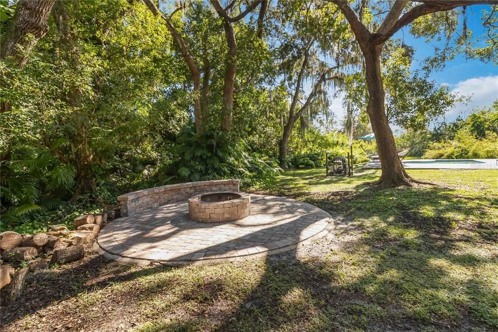 Под контрактом: $839,000 (4 спален, 4 ванн, 3778 Квадратных фут)