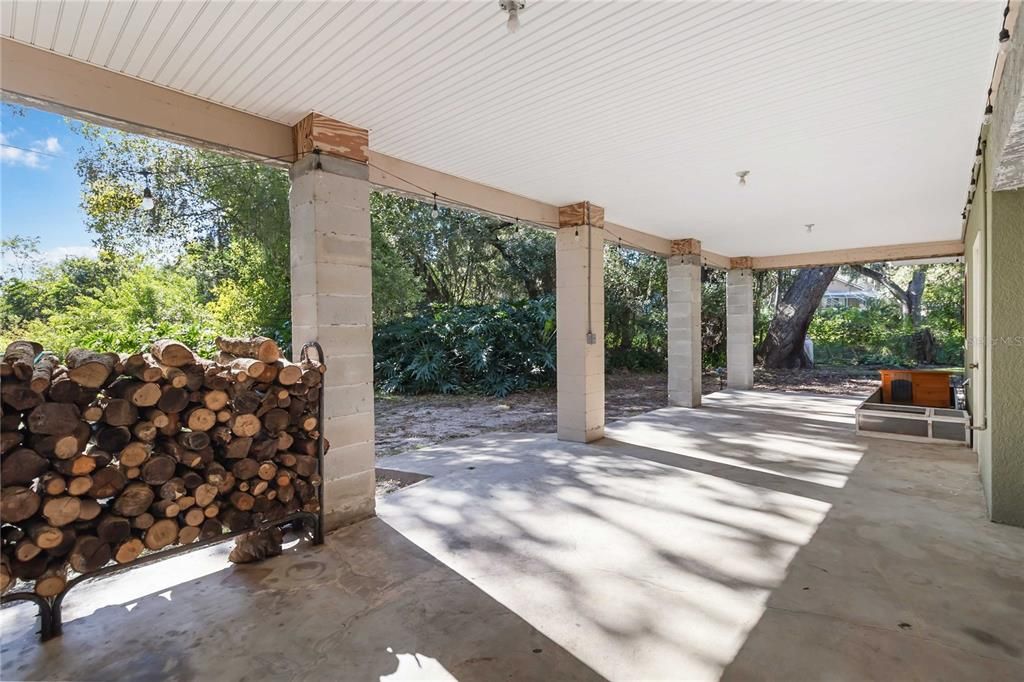 Под контрактом: $839,000 (4 спален, 4 ванн, 3778 Квадратных фут)