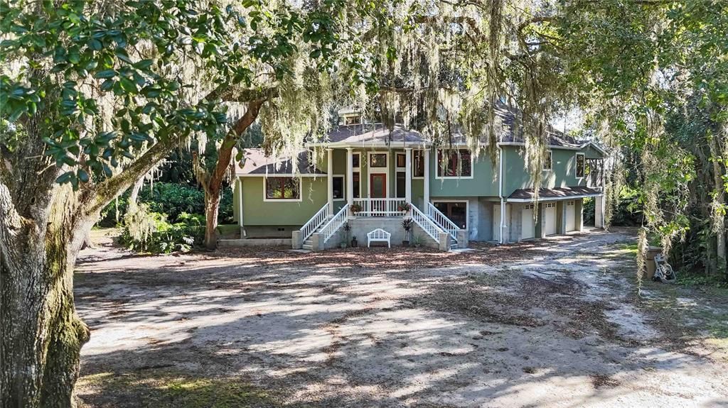 Под контрактом: $839,000 (4 спален, 4 ванн, 3778 Квадратных фут)