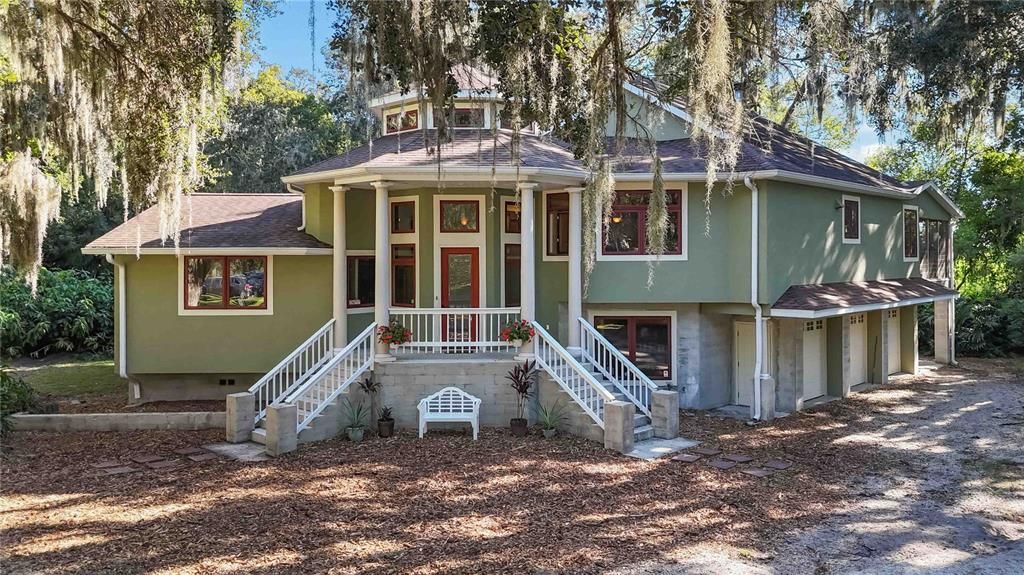 Под контрактом: $839,000 (4 спален, 4 ванн, 3778 Квадратных фут)