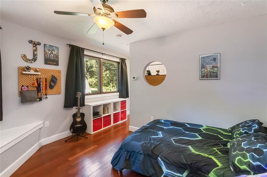 Под контрактом: $839,000 (4 спален, 4 ванн, 3778 Квадратных фут)