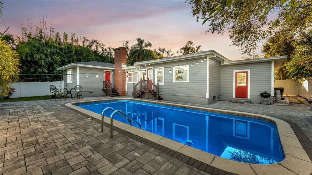 En Venta: $549,000 (4 camas, 2 baños, 2332 Pies cuadrados)