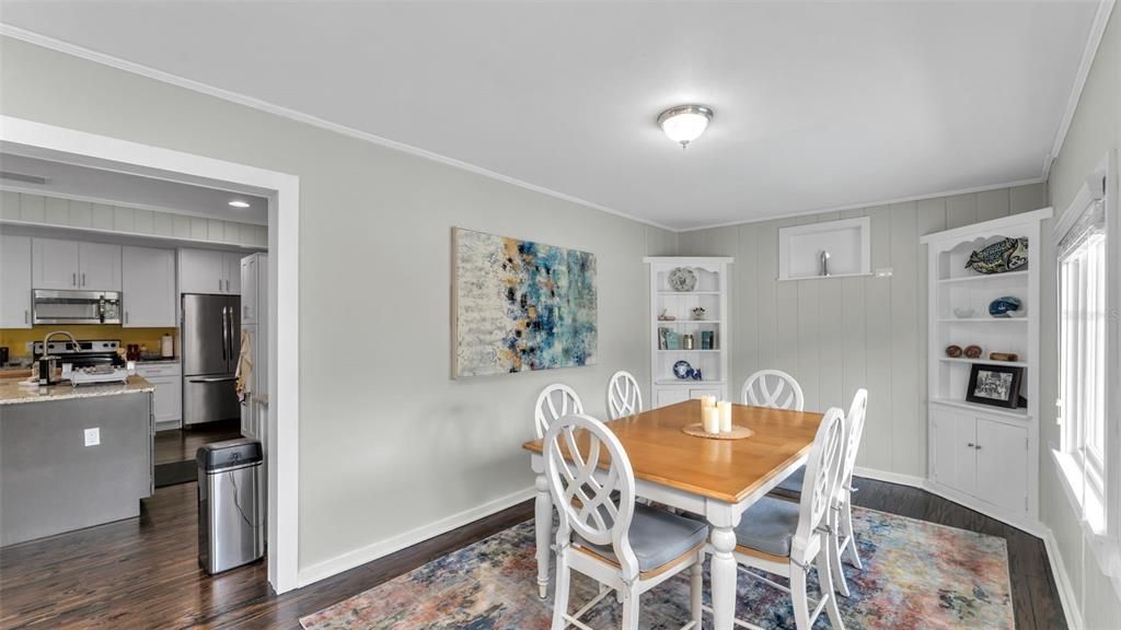 En Venta: $549,000 (4 camas, 2 baños, 2332 Pies cuadrados)