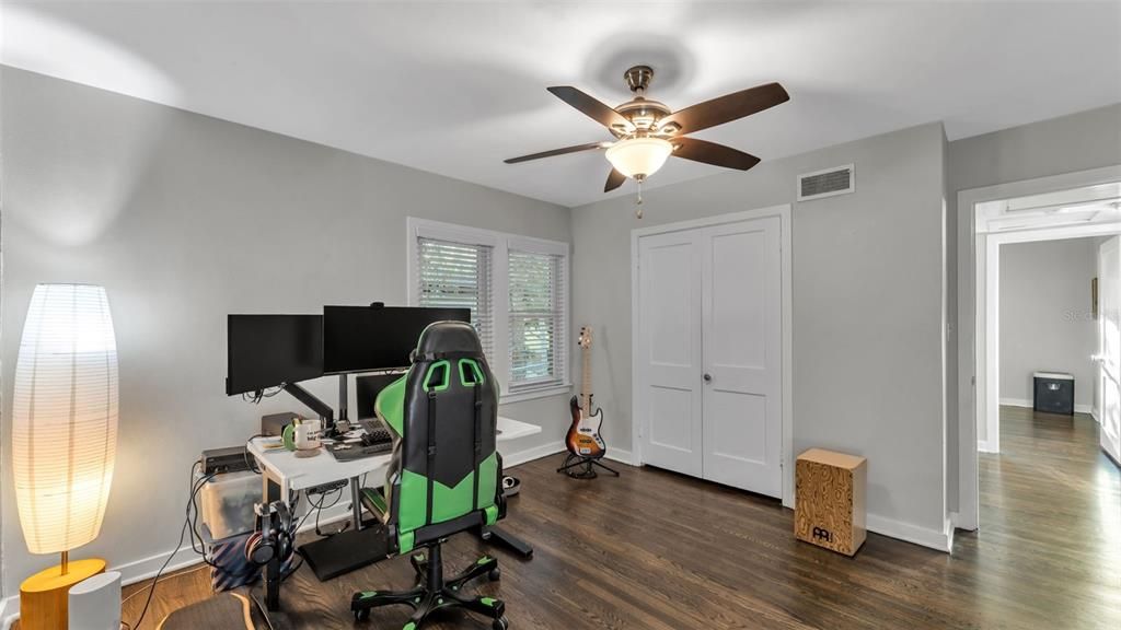 En Venta: $549,000 (4 camas, 2 baños, 2332 Pies cuadrados)