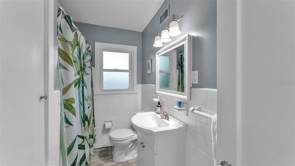 En Venta: $549,000 (4 camas, 2 baños, 2332 Pies cuadrados)