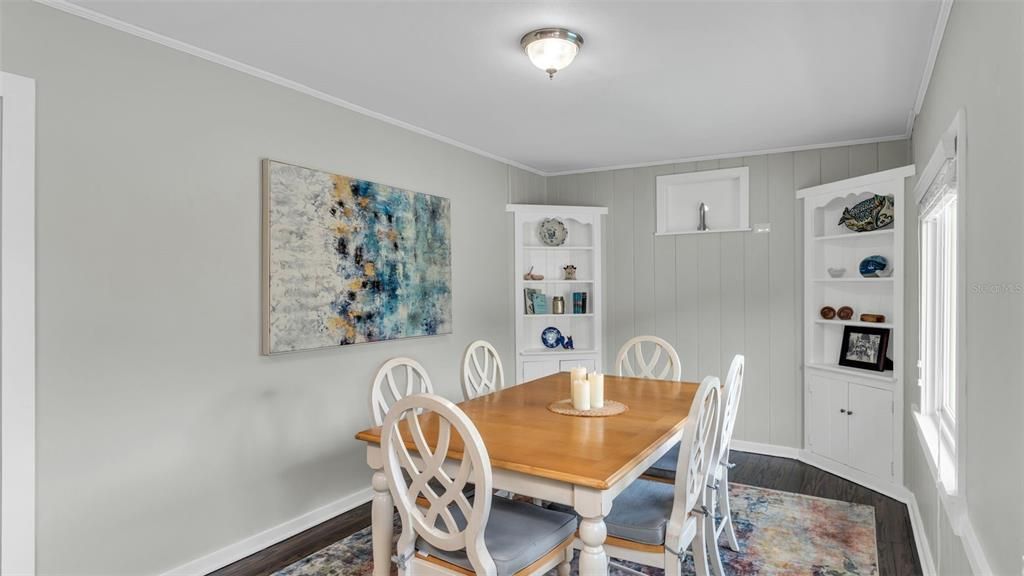 En Venta: $549,000 (4 camas, 2 baños, 2332 Pies cuadrados)