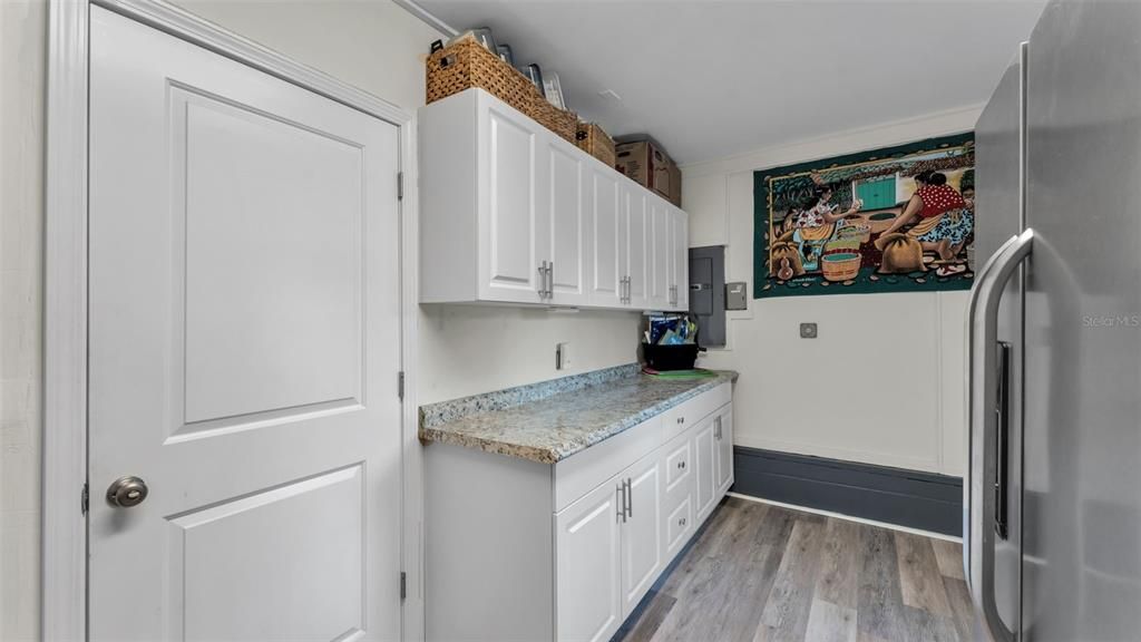 En Venta: $549,000 (4 camas, 2 baños, 2332 Pies cuadrados)